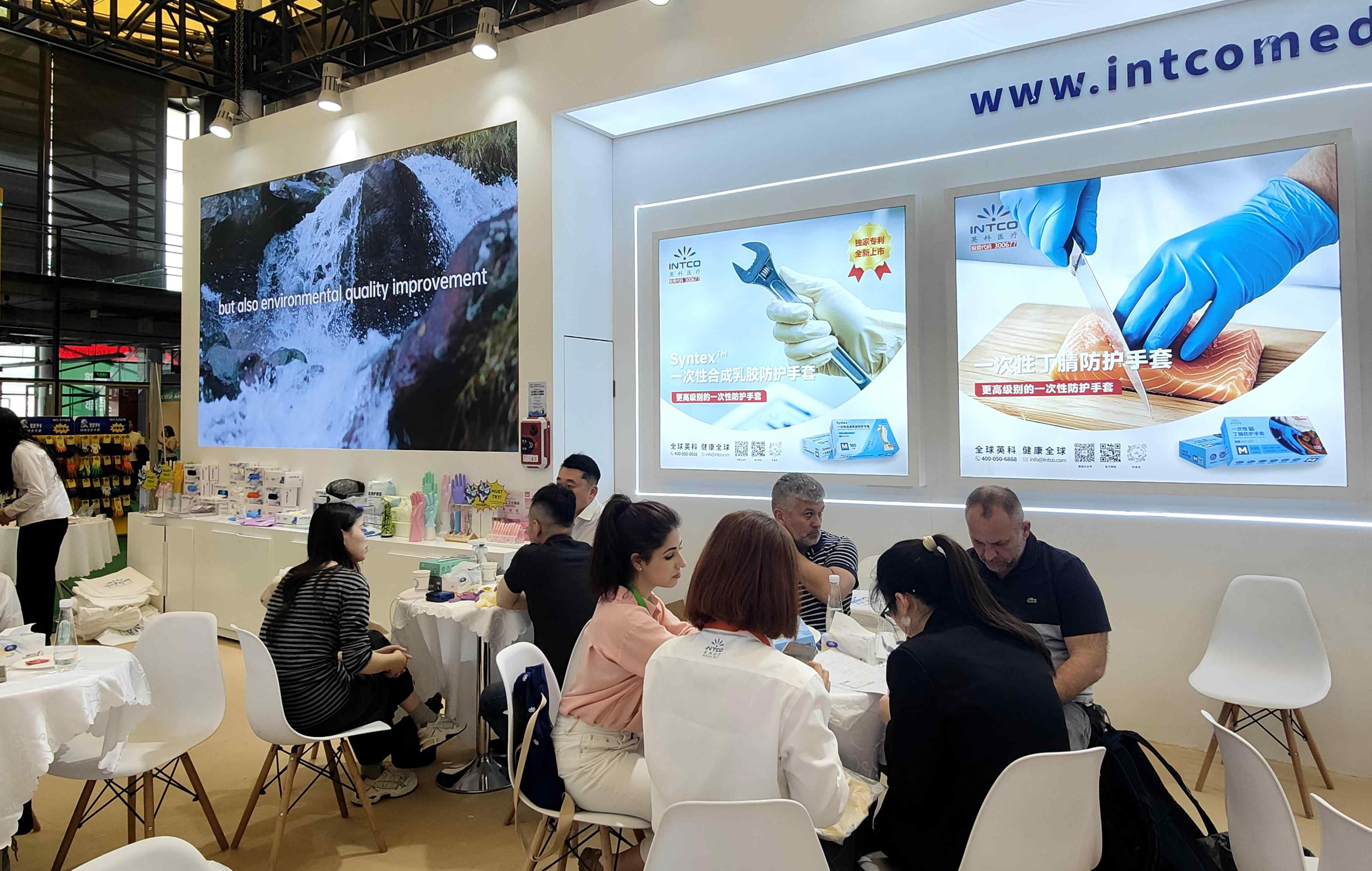 BG大游集团精心打造了食品餐饮、无尘干净、尝试造药、工业防护四大主题展区